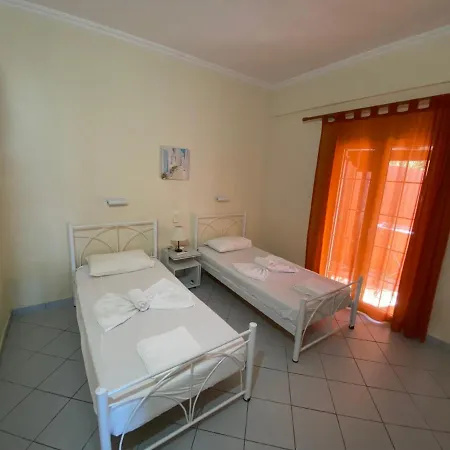 Papadatos Apts With Amazing View - 5mins From The Apartment Kontogialos