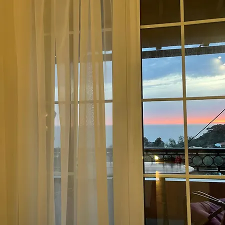 Papadatos Apts With Amazing View - 5mins From The *